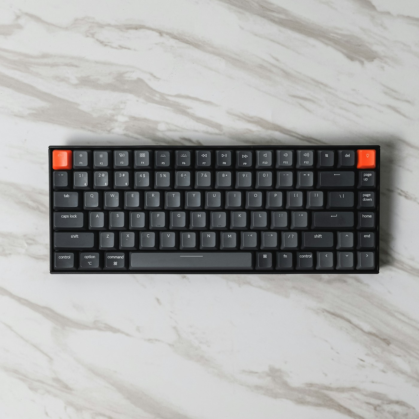 Compact wireless computer keyboard